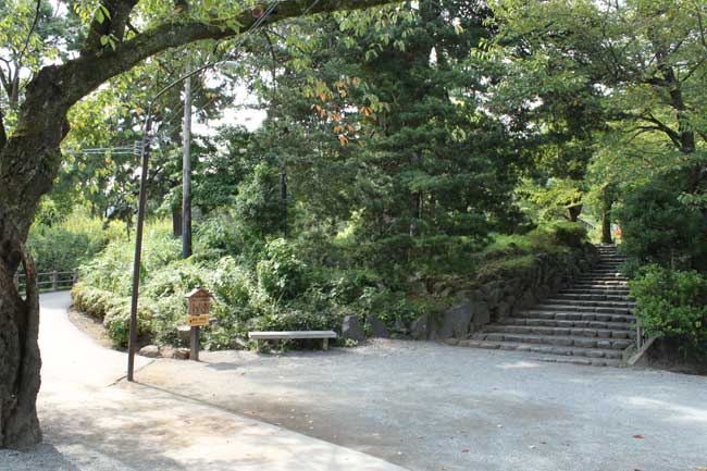 二の丸から本丸へ