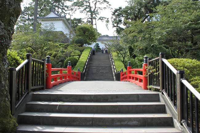 二の丸から本丸へ